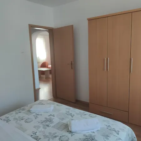 Apartments Dijana Krk Town Exterior foto