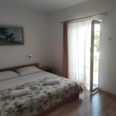 Apartments Dijana Krk Town Exterior foto